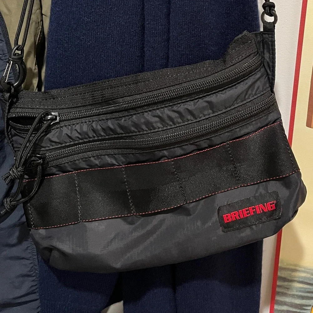 BREIFING should sling pouch bag - Picture 1 of 7